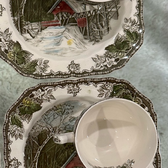 Johnson Brothers The Friendly Village Snack Set Square Plate Cup Covered Bridge - Picture 6 of 11